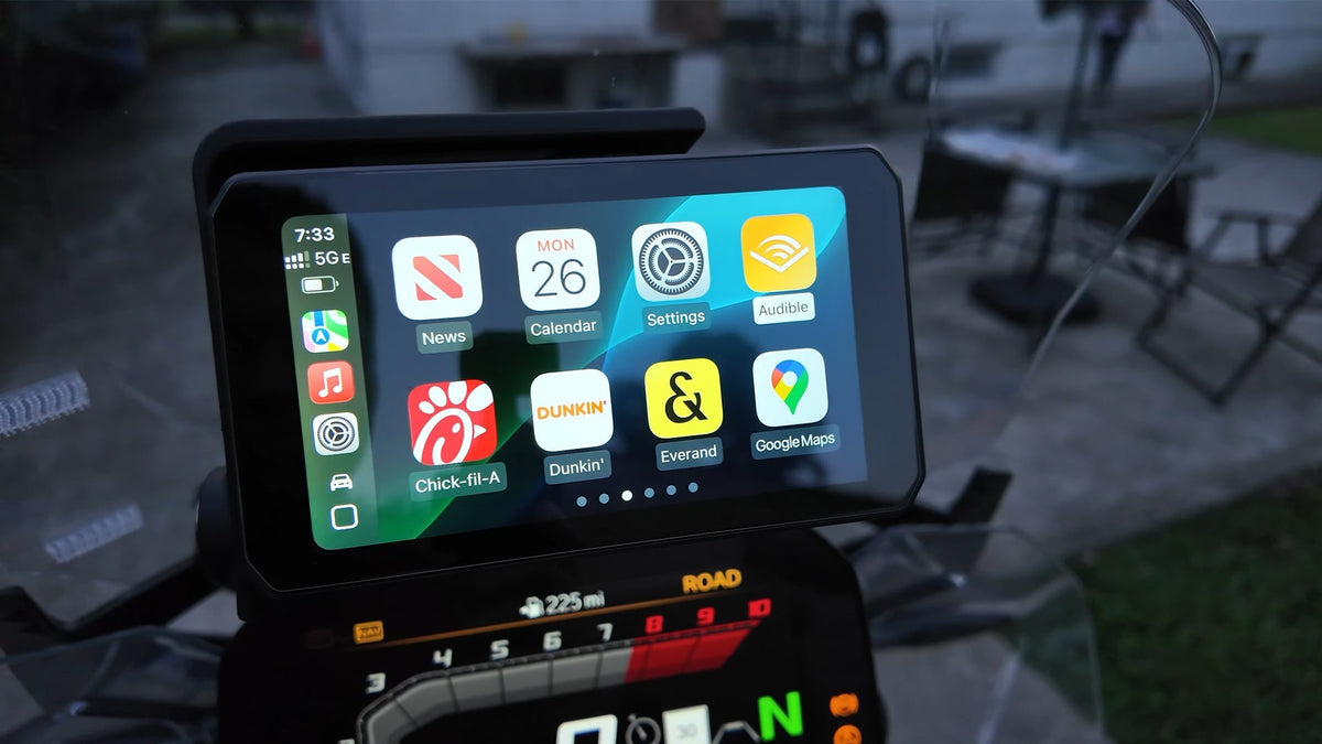 5 Top Reasons to Pair Your Dash Cam with Apple CarPlay or Android Auto