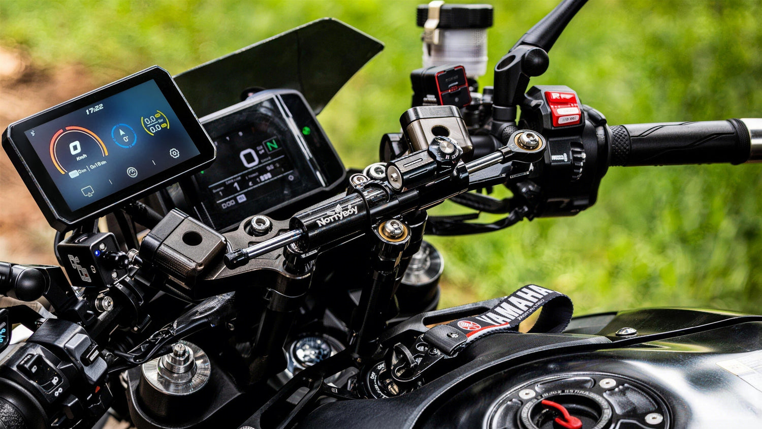 Yamaha MT-09 and MT-10 Riders: CarPlay Navigation Without the Bulk