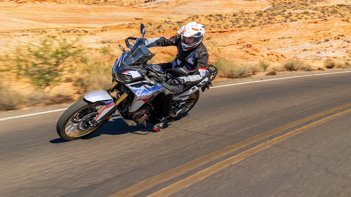 Honda Africa Twin Apple CarPlay: Why CHIGEE Still Beats the Factory Setup in 2026