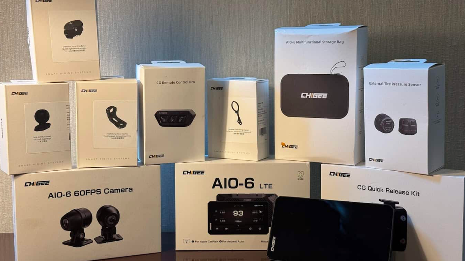 Chigee AIO-6 Review: Visibility, Dashcams & Everyday Use