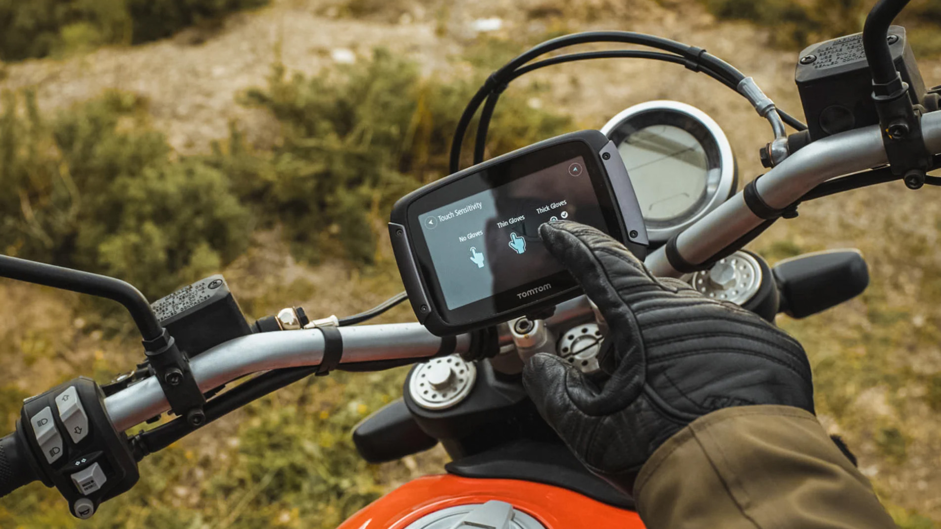 TomTom Rider Owner? Here's Why Riders Are Moving to CarPlay Displays